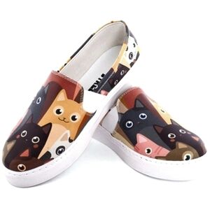 NWOB Streetfly Cat Slip on Shoes Sz 38(7.5) women